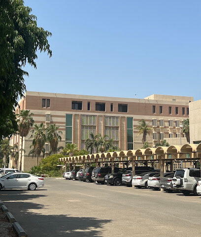 كلية الاقتصاد والإدارة - جدة - +966 12 695 2000