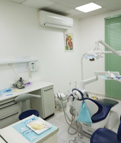 عيادات الدكتور ابراهيم مسعود لطب الاسنان المدينة المنورة عيادات د. ابراهيم مسعود التخصصية للاسنان فرع المدينة - المدينة المنورة - +966 14 822 4444