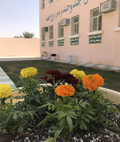 مدرسة اشبيلية الابتدائية - بريدة - +966 16 326 0117