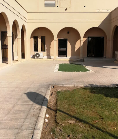 إدارة كليات البنات بالدمام سابقاً قسم الخدمات والصيانه بمجمع الريان وقسم الرخص لمدرسة شرق حالياً - الدمام -