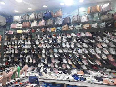 قصر الأحذية و الشنط / مركز البركة سابقا - صبيا - +966 54 830 5330