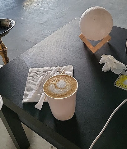 مقهى ولاونج الفرصة الاولى (فيرست شانس) - بيشة - +966 50 271 4268