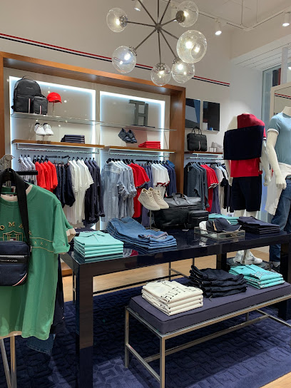 تومي هيلفيغر - Saudi Arabia|Abha|First Floor، GATE 6 King Fahd Branch Rd Al Rashid Mall