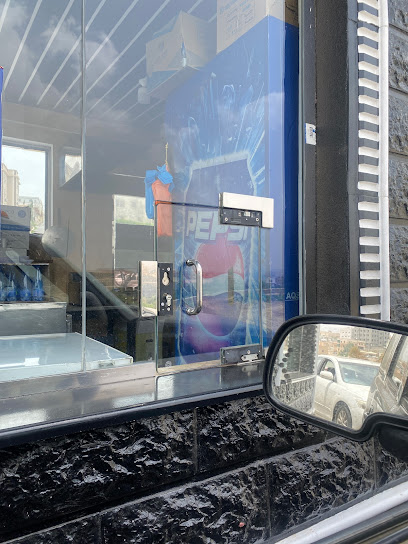 رويال كافيه كافية للسندوتشات - Saudi Arabia|Abha 62524|Al Manhal|6641 King Abdul Aziz Rd