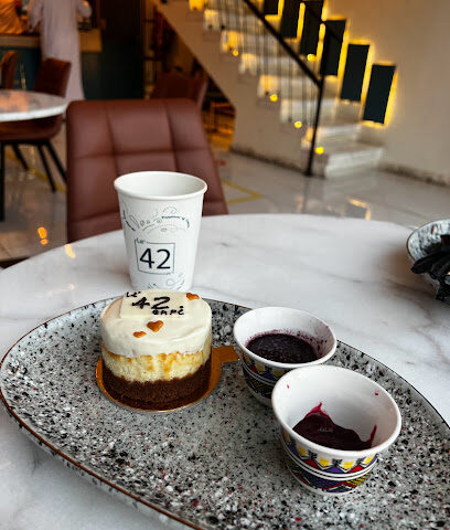 لو 42 كافيه - الدمام - +966 58 203 0474