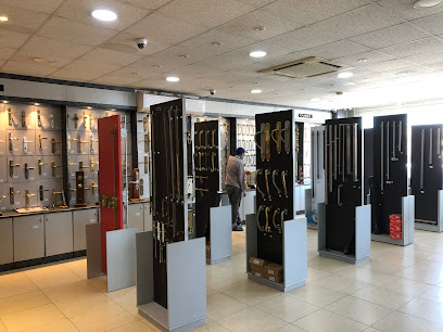مقبل - فرع عالم النجارة بالخديرية - الدمام - +966 13 837 7101