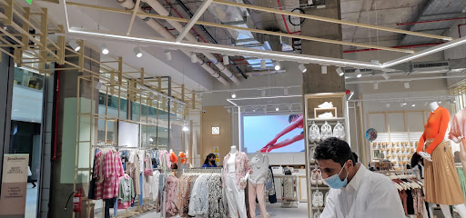ستراديفاريوس ، جدة بارك ، شارع الثالية ، المملكة العربية السعودية - جدة -