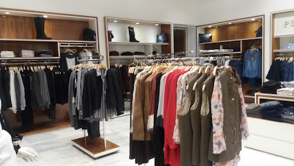 بونت روما - الظهران - +966 13 868 8281